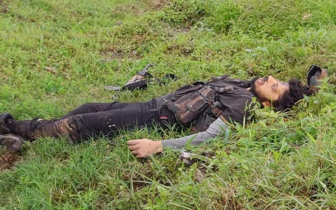 LalChowkJournal's tweet photo. While five army personnel were injured in the encounter, three succumbed to the injuries. The Army has confirmed that three jawans were killed in the encounter and the search operation is underway. https://t.co/aHOpiYIifv