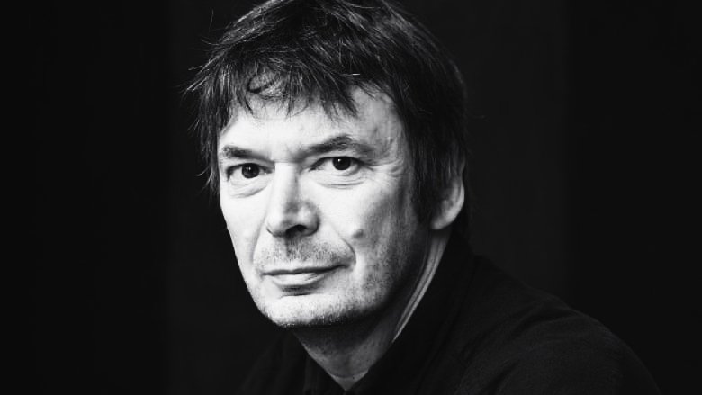 EdwardCuttle's tweet image. I've been reading "Bleak House" and listening to every interview with Ian Rankin I could find on Spotify. And once someone asked him to recommend a book. After a short pause, he replied, "Bleak House".
🙂