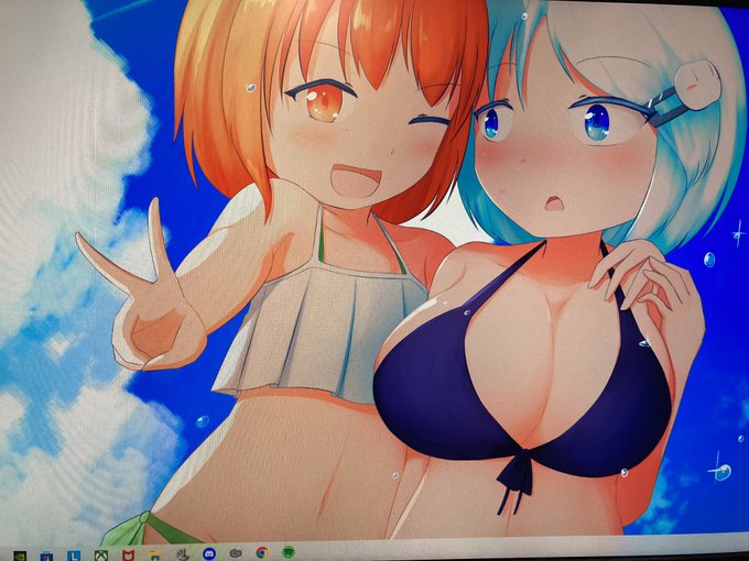 デスクトップの壁紙にしたら良い感じに収まった 