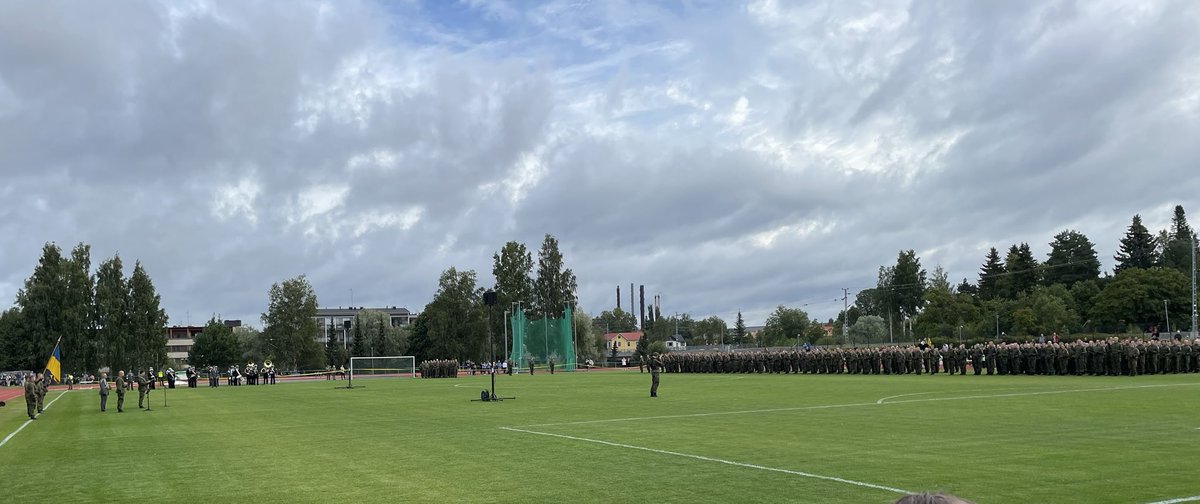 #PorPr valatilaisuus #Lapua'lla. Tunnen ylpeyttä ja kiitollisuutta upeasta isänmaastamme. Olen saanut koko tähänastisen elämäni elää rauhan aikaa. Toivottavasti nämä nuoret saavat samalla tavoin rakentaa Suomea ja palvella isänmaataan ja lähimmäisiään. Kaveria ei jätetä.