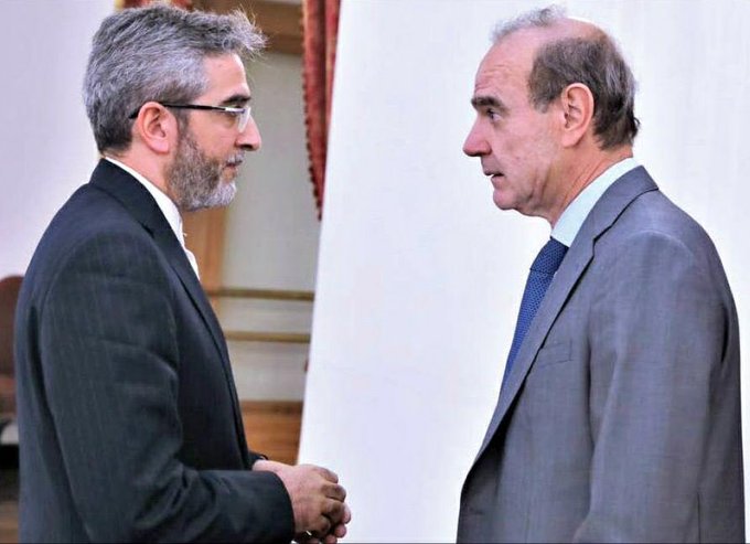 ایرنا خبرگزاری دولت:
در صورت پیروزی جمهوری‌خواهان در انتخابات کنگره، 
بازگشت به #برجام دشوارتر می‌شود 

در متن پیشنهادی مورا پیشرفت‌هایی حاصل شده اما متن نهایی نیست

هیئت ایرانی گفته بود در روز عاشورا مذاکره نخواهد کرداما به محض دریافت ایده‌های مورا، ملاحظات اولیه خودرا منتقل کرد