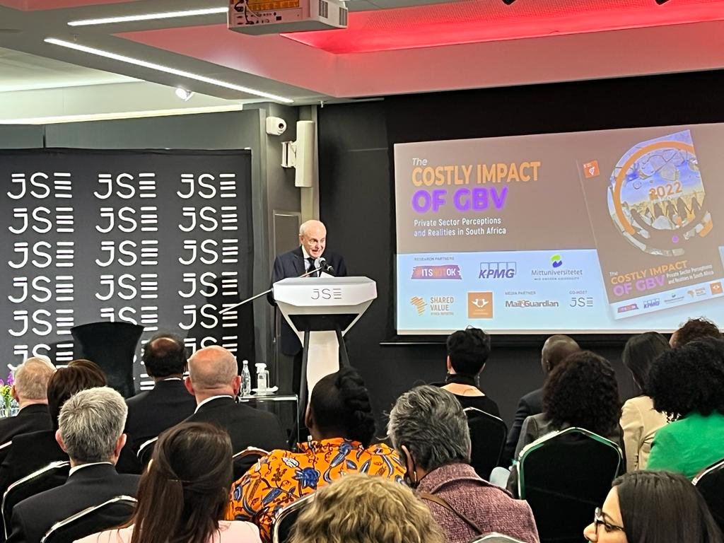 SVAIAfrica's tweet photo. PROF. MERVYN KING live now at https://t.co/D9HZq7tz7e
Gender equality in the workplace is of paramount importance and should be reflected in company reporting. The board must question how every action of the business impacts on gender equality. #GBV #ITSNOTOK https://t.co/dRLvUz9DN9