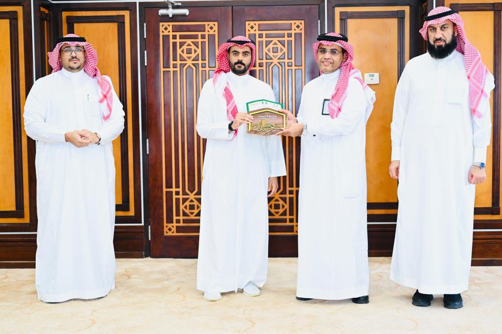 U_Tabuk's tweet photo. كرّم معالي رئيس #جامعة_تبوك أ.د عبدالله بن مفرح الذيابي منسوبي ومنسوبات عمادة التعلم الإلكتروني والتعليم عن بعد، نظير جهودهم في تحقيق جائزة التميز الدولية Blackboard Catalyst Award للعام الثاني على التوالي.
@U_Tabuk https://t.co/4TXQgE5um3