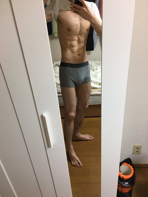 想像圖一這樣出門，太熱了真的。 https://t.co/ycNemPbl7F