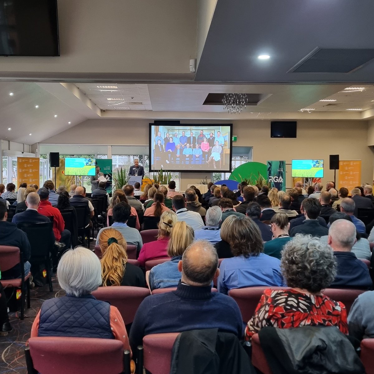 ZetifiOfficial's tweet photo. Successful day one of #RiceConf22 in the books from Yarrawonga Mulwala.

With the unveiling of a fantastic fresh look for @ricegrowers and with full dams and plenty of ideas and optimism... the future is bright for the Aussie rice industry! 🙌👌 https://t.co/qowWSmznio