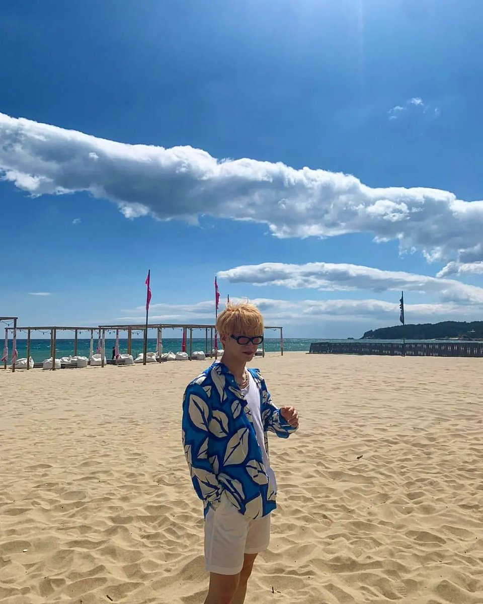 omgxupdates's tweet photo. #HANGYEOM #한겸 220811 instagram update

⛱️ 

#OMEGA_X #오메가엑스 https://t.co/TDlhgZLMH9