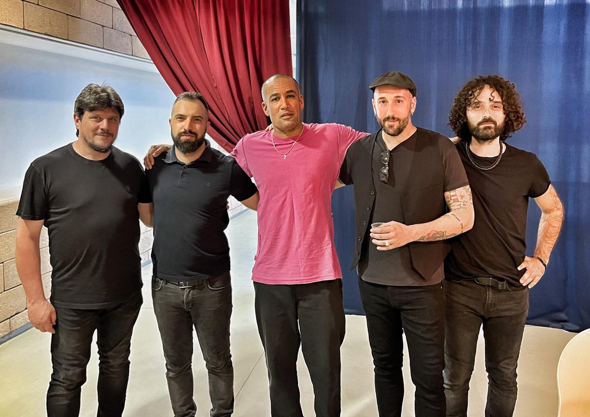 Stasera siamo alla festa di <a href="/radiondadurto/">Radio Onda d'Urto</a> a Brescia, in apertura del concerto di <a href="/BenHarper/">Ben Harper</a>! 

#ilmurodelcanto #benharper #maestrale #maestraletour