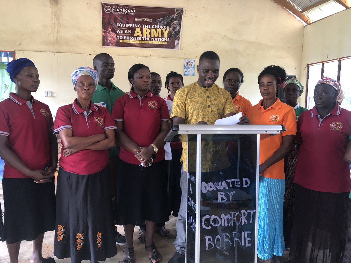 TropenbosGhana's tweet photo. Smallholder farmers in Bia held a press conference to demand that the @ghanagov & @fcghana2020 cede ownership of nurtured trees to them to improve tree cover in off-reserve areas.
#TreeTenure https://t.co/KZKBKMBSQ7