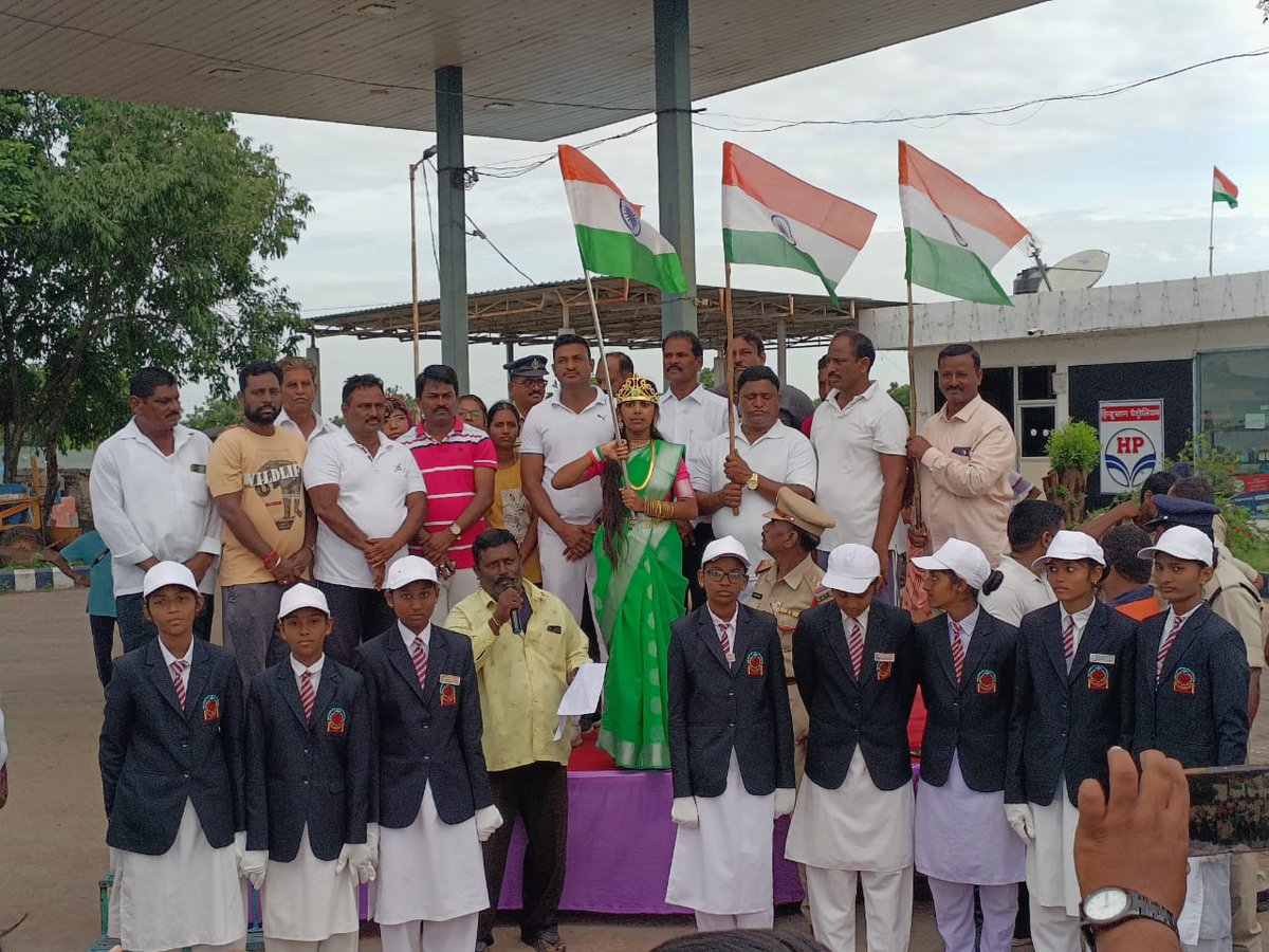 mpdo_dornakal's tweet photo. As part of of Azadi Ka Amrit Mahotsav Participated in Freedom Run at Dornakal
@Collector_MBD 
@AclbMahabubabad 
@CeozpM https://t.co/W0DyYenhKs