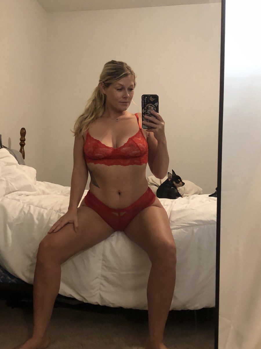 Brandy15Candy's tweet photo. Go subscribe to my #onlyfans I’m selling content on here too!! 😘😘 free subscription 🤭 https://t.co/OsYYDSdMDi