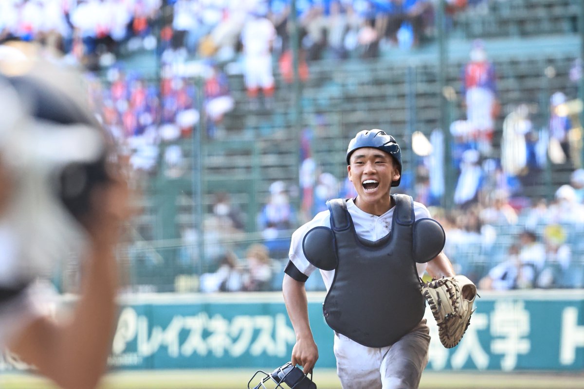gari_wasabi's tweet photo. #富島 キャッチャー背番号2日柳永遠くん。決して体は大きいとは言えないけれど、エース日高暖己の速球を、そしてワンバン気味に落ちてくる変化球を、必死に前に落としながら捕球する。エースのテンポを保ち、監督と目線を合わせ、リードする。彼の働きがチームの土台のように感じる。 https://t.co/5BflShF8fO