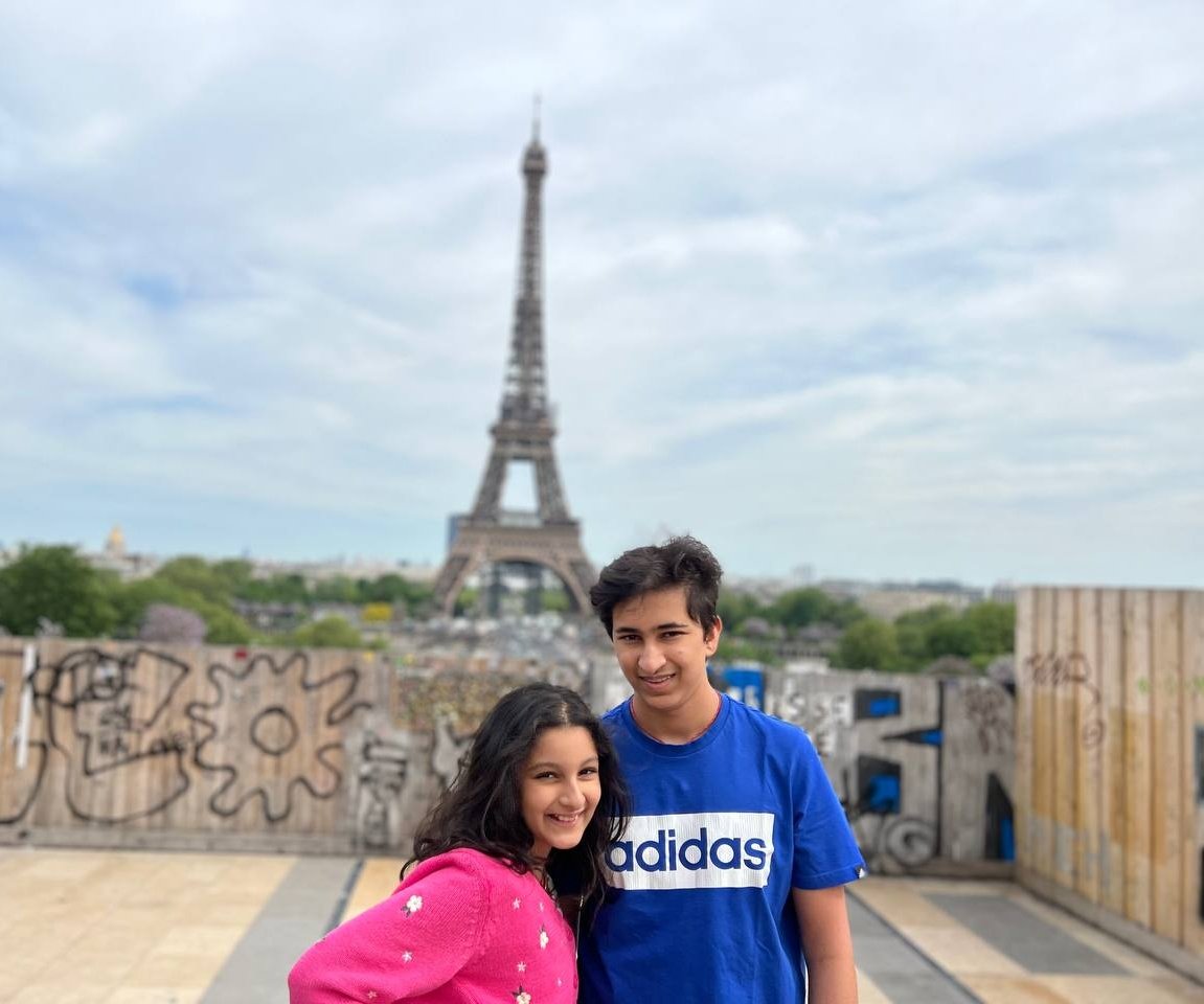 urstrulyMahesh's tweet photo. Here's to the unbreakable bond of love.. the promise of a lifetime. Wishing you all a happy #RakshaBandhan! ❤️ https://t.co/ypBVB0HciV