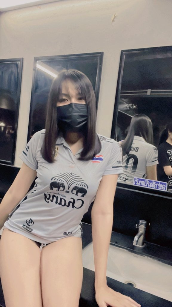 chayada_18's tweet photo. ขาคนหรือขาช้างวะโคตรใหญ่😆🐘🐽
#พนัสนิคม  #สาวอวบ  #ชลบุรี  #เหงา https://t.co/eVBYcIQ9NI