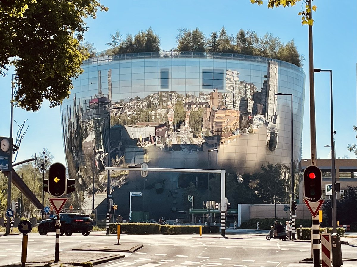 hierendaar's tweet photo. Hot town summer in the city #Rotterdam #depot #boymans #earlyride #Reflections #Reflexiones #summer #hot https://t.co/kcImnXpD9b
