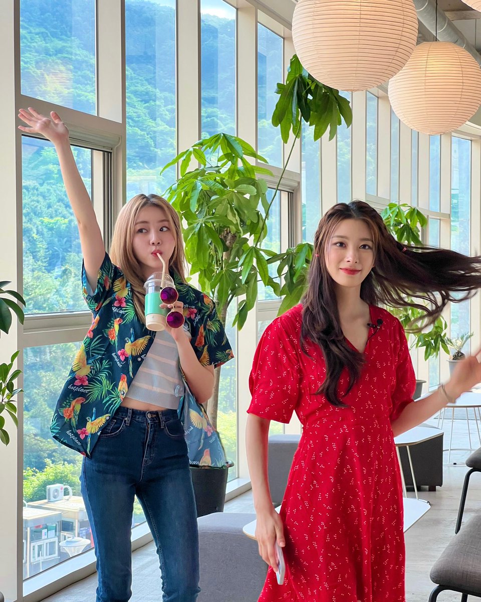 mingDH05's tweet photo. 220811 #다木적
나랑 힐링 여행 갈 사람~🥰
#로켓펀치 #Rocketpunch
#다현 #dahyun #현스타그램 #RCPChoice2 #healing #🍋🍃 https://t.co/PohguNlbBr