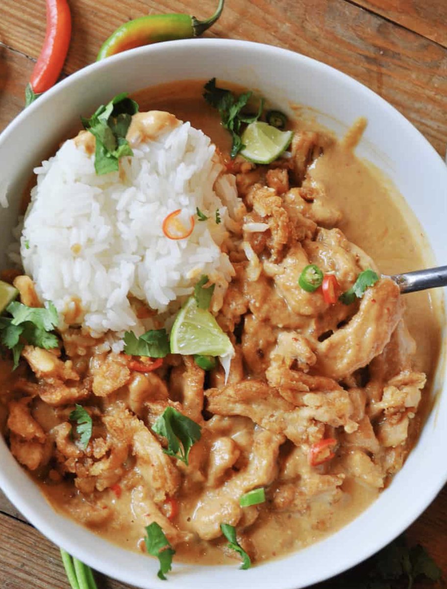 schmoozequeen's tweet photo. Creamy Saucy #Vegan Chickenless Saute
#SoyCurls #RedCurryPaste #PeanutButter #CoconutCream
Can use any other #plantbased protein like #tofu or vegetables
https://t.co/L2iCJpGzqz https://t.co/wSvXos2N9Y
