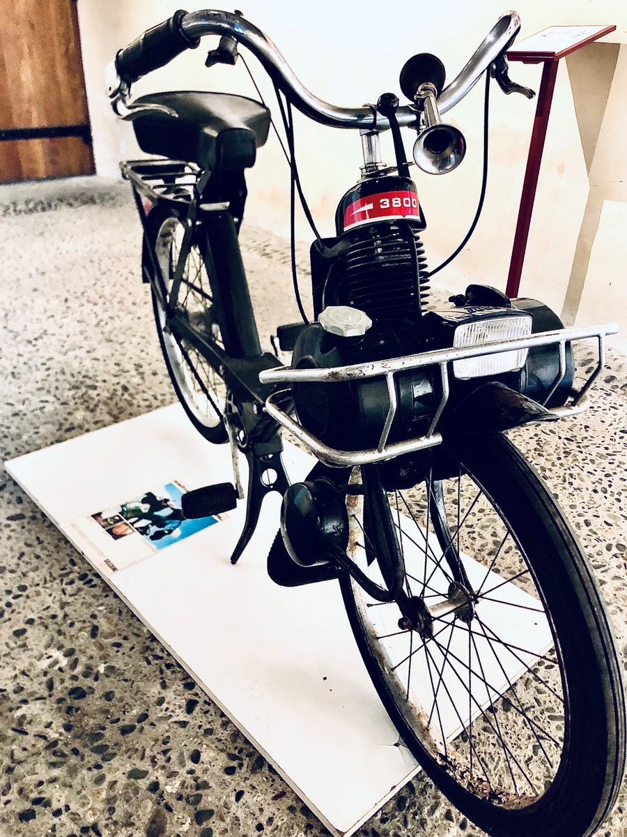 Jeudi du patrimoine : Au milieu des années 60 on vend jusqu’à 1500 Solex par jour!
Les Yéyés et leur vent de légèreté feront du Solex un objet culte et plus encore, le complice d’un état d’esprit. 
Retrouvez-le lors de notre exposition en cours sur les années yéyé!!