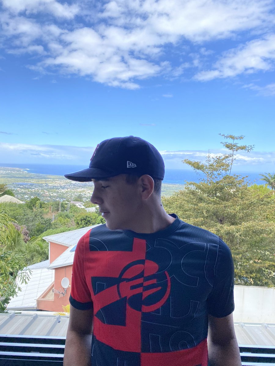 ExystEsport's tweet photo. Some more pictures of our beautiful jerseys 🤩 https://t.co/SkmaH5JBUK