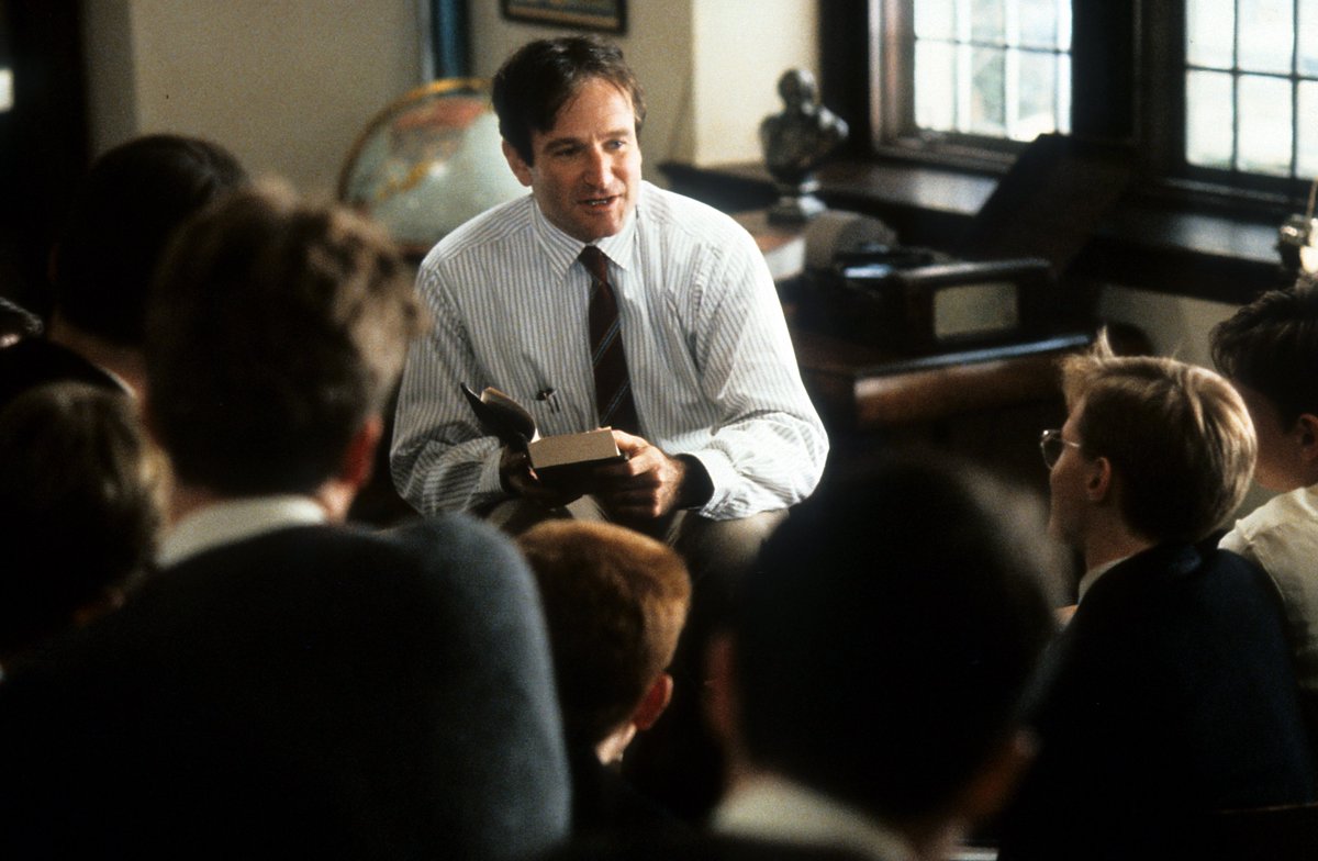 librotea's tweet photo. Hoy hace 8 años que nos dejaba #RobinWilliams 💔

“No olviden que a pesar de todo lo que les digan, las palabras y las ideas pueden cambiar el mundo (…)".

#ElClubDeLosPoetasMuertos #poesía https://t.co/c5bGre2MPN
