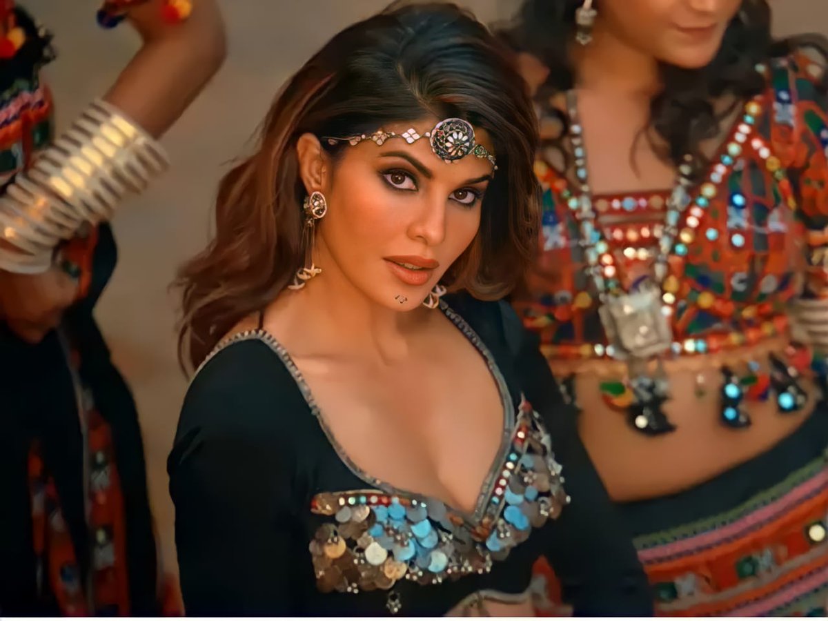 jacquelinesviyo's tweet photo. Whenever I look at this song or any pictures of it, this reminds me of the arabian nights trend please i can't be alone :')
#HappyBirthdayJacqueline https://t.co/WYDhrBSW06