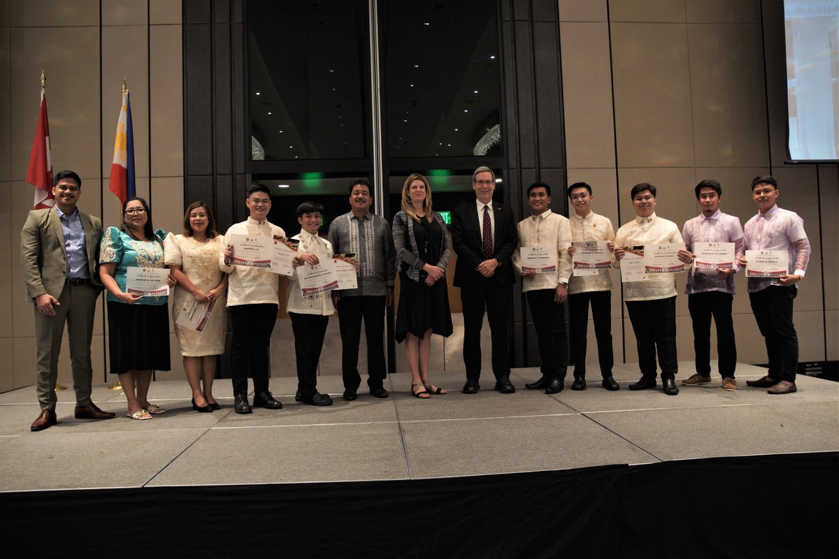 CanEmbPH's tweet photo. The #FlavoursOfCanada dinner presented the culinary skills of local students from four Philippine state universities: Central Luzon State University, Central Mindanao University, Don Mariano Marcos Memorial State University, and Mariano Marcos State University, (1/4) https://t.co/Mf3rYhcTE1