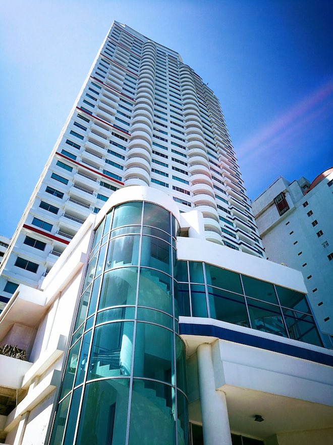 0xbeb_eth's tweet photo. LMAO so first time to Colombia, going solo, and I just booked a 3,000 sqft beachfront penthouse with private rooftop jacuzzi that sits 8 and turns into a small disco 😂 It’s bigger than any house I’ve lived in. WTF 🤯 (It’s about to get weird) https://t.co/TZWPdzSpNM