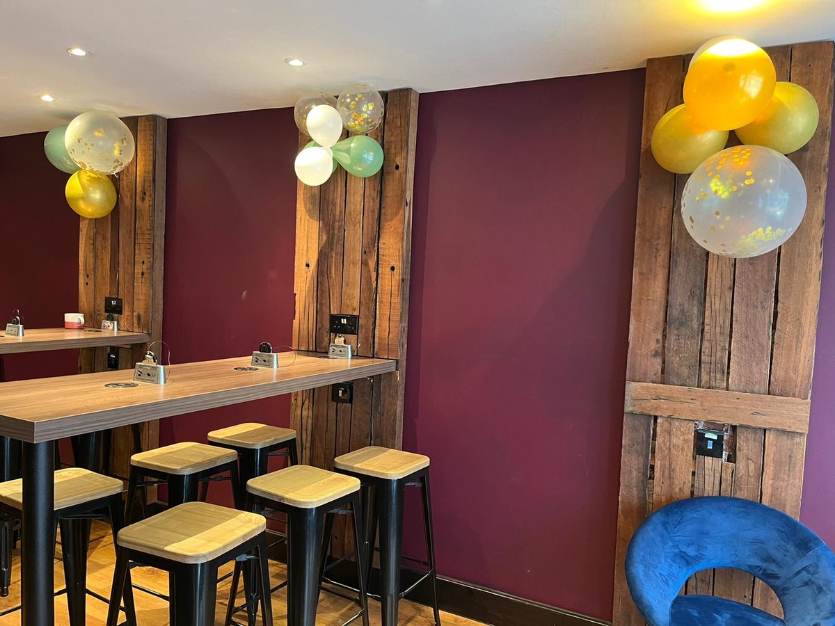 TheNorthbankBID's tweet photo. New Coffee Shop Alert. 🚨

🥐 On The Go - Coffee &amp; Juice Bar have opened a brand new branch in #northbank.

Head over to see their separate juice and coffee menus. ☕ 🍊 🥕 🥪

#northbankbid #northbank https://t.co/QaD41ttdV9