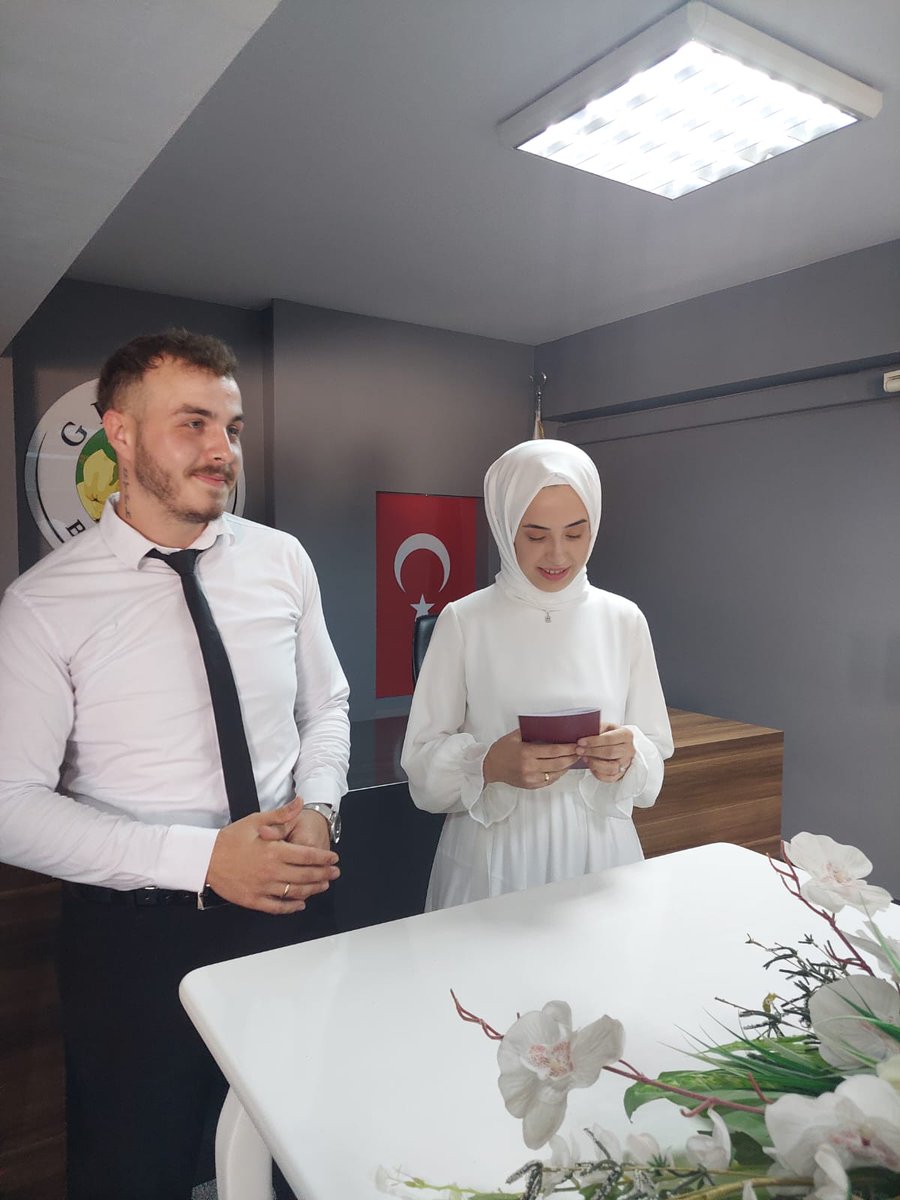 Ne yani evlendik mi şimdi biz derken kameralara yakalanmışım