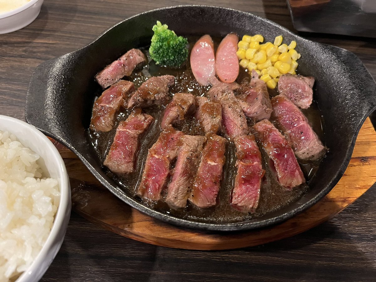 chaimax3659's tweet photo. 久しぶりのみすじステーキランチでした🥩 https://t.co/KV2B8QgvyS