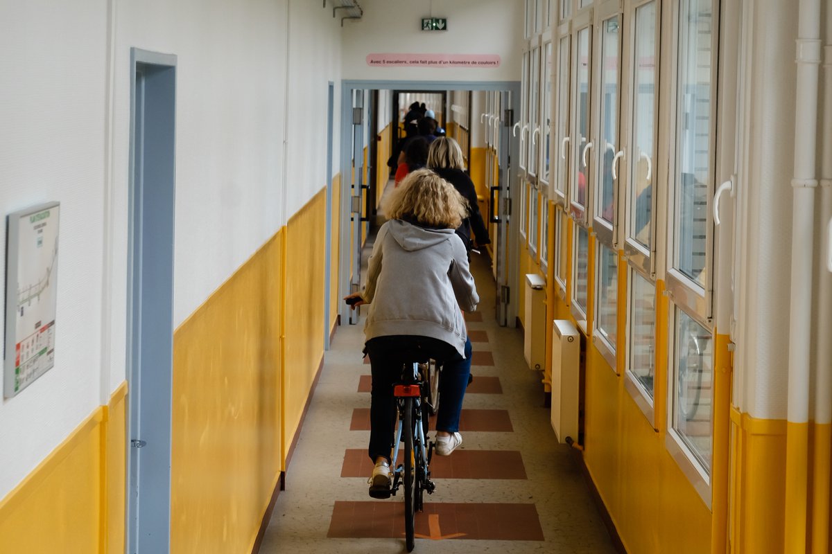 regiongrandest's tweet photo. 🚲 Une balade à vélo insolite au cœur de @VilledeReims ça vous dit ?
Alors inscrivez-vous pour participer au Reims @velotour !
Vous avez déjà roulé dans un musée ? Traversé un hôtel à vélo ? Pédalé dans un stade de foot ? Découvrez la ville autrement !

ℹ️ https://t.co/IQ49soymbQ https://t.co/8poxYOIzdi