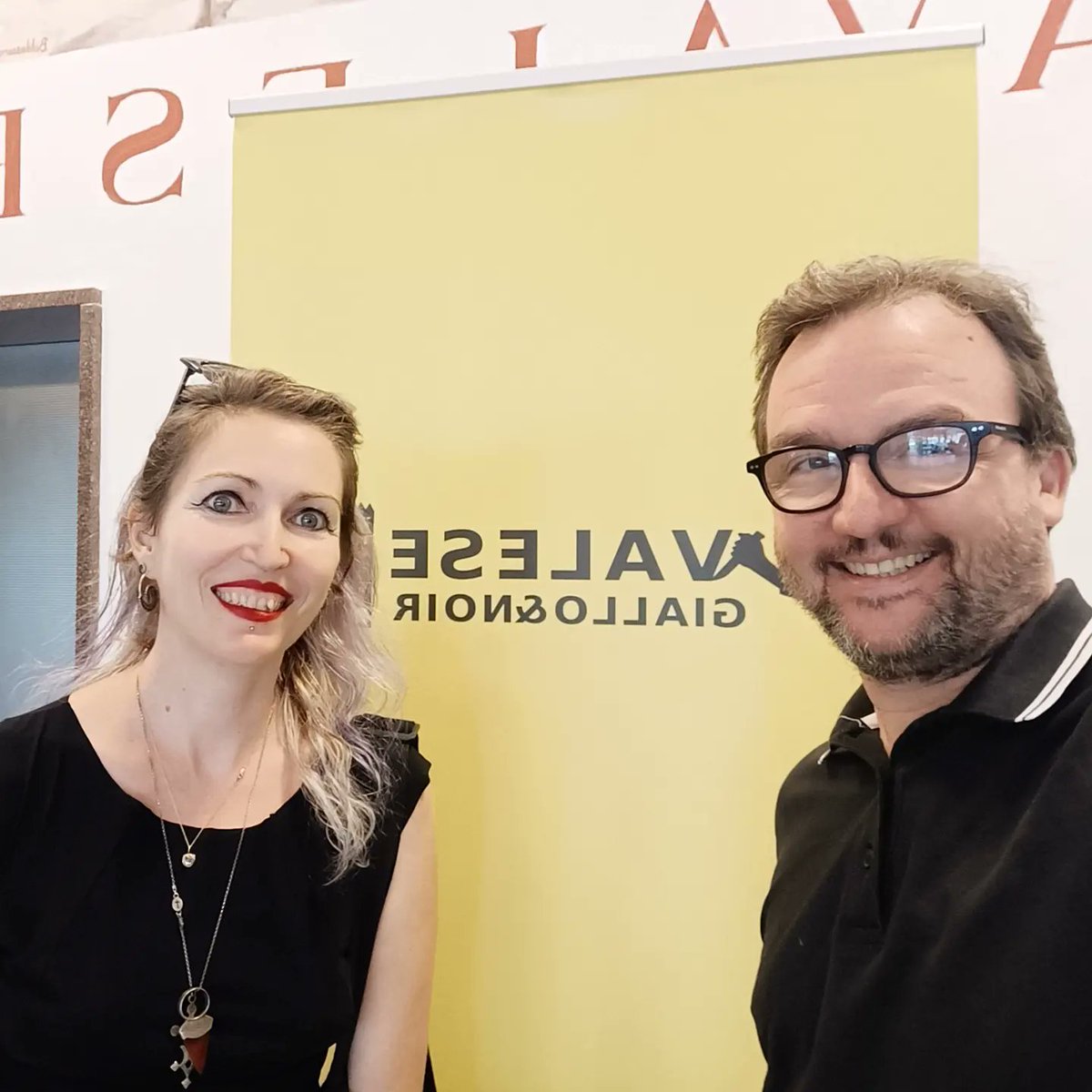 paoloroversi's tweet photo. Bellissima giornata ieri al #cavalesegialloenoir con una doppia presentazione e un gran finale (dopo i firmacopie coi lettorii) a base di #gulash
#cavalese #dolomiti #paoloroversi #barbarabaraldi #giallo #noir #eventi https://t.co/OESc3huTFJ