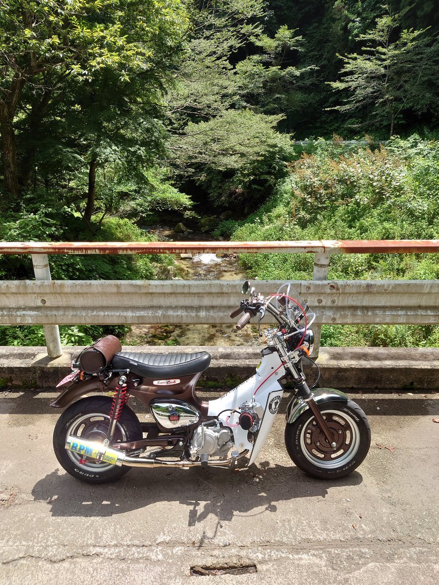 te71caro's tweet photo. めっちゃ久しぶりのツイート😅
最近はカブばっかり🏍
エンジン載せ替えて台湾製FCR？のセッティング中🔧 https://t.co/nCDrlwAiNt