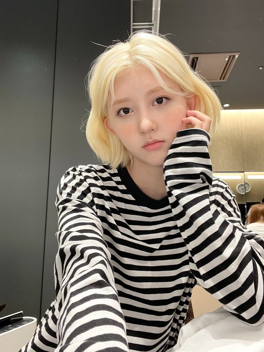 gaeulkims's tweet photo. maybe this is my hidden talent or charm but i can proudly say i'm adapting in the country already. japanese girl gaeul, i am. https://t.co/nbfQF75GLC