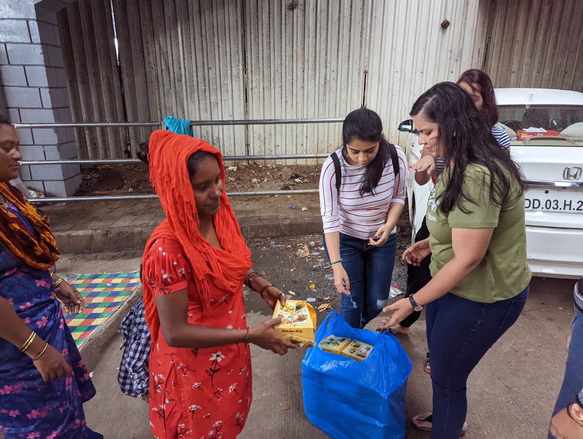rotaract_mwe's tweet photo. Rotaract Club Of Mumbai Western Elite presents “UMEED” - A Food Donation Drive.

#fooddonation #donation #Donations -#Donation #food https://t.co/AYhcCqSP4W