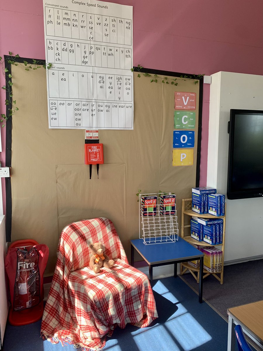 scottishlass___'s tweet photo. Another year in 2nd level 🥰 👩🏽‍🏫 https://t.co/dq9JZ9kR4W