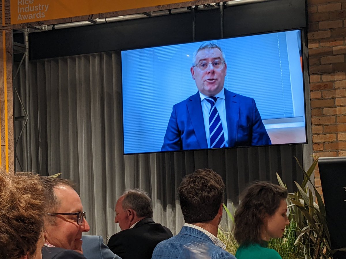 VLTaylor's tweet photo. Minister @MurrayWatt telling the #RiceConf22 dinner he acknowledges the Australian #rice industry is a global leader in water efficiency and that his government will do what it takes to support rice industry success. 🙌 @ricegrowers https://t.co/XT5xDRvhmj