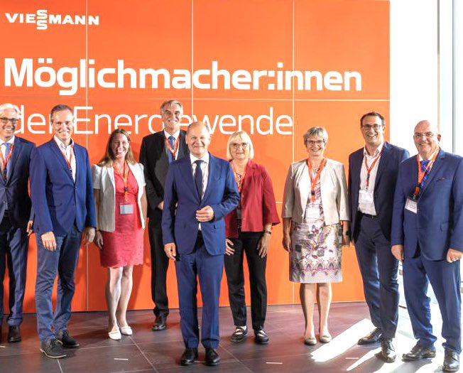 Die Energiewende möglich machen - Bundeskanzler Olaf Scholz beim innovativen Unternehmen Viessmann in meinem Wahlkreis. #energiewende #viessmann #Bundeskanzler