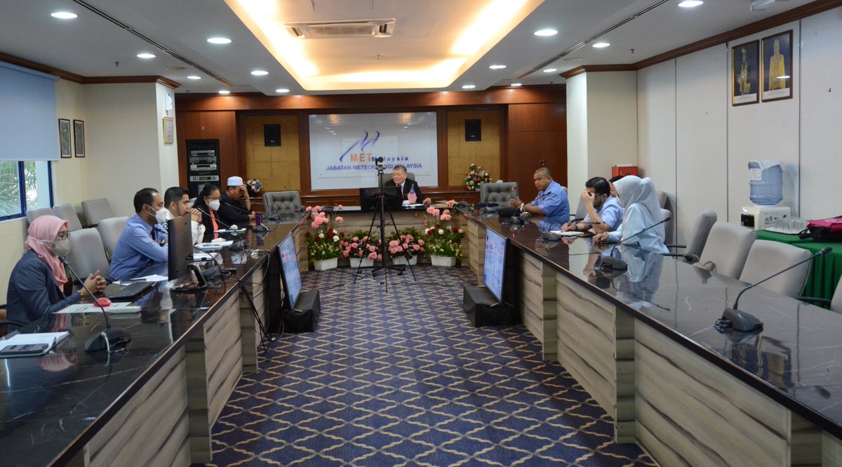 metmalaysia's tweet image. Kunjungan Hormat YB Senator Datuk Hj Bashir bin Hj Alias, Pengerusi Perbadanan Labuan kepada Ketua Pengarah MET Malaysia, YBrs. En. Muhammad Helmi Abdullah di Ibu Pejabat Jabatan Meteorologi Malaysia pada Khamis, 11 Ogos 2022.

#metmalaysia
#PerbadananLabuan