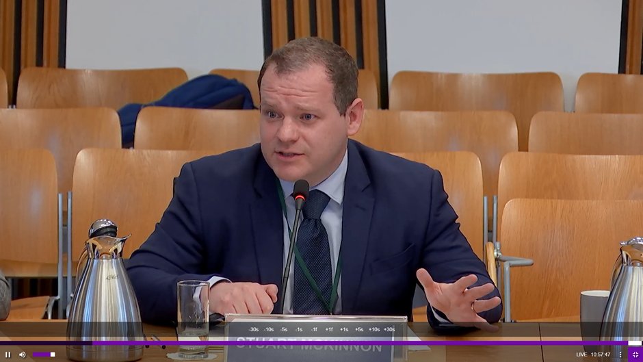 Stu Mackinnon tweet media