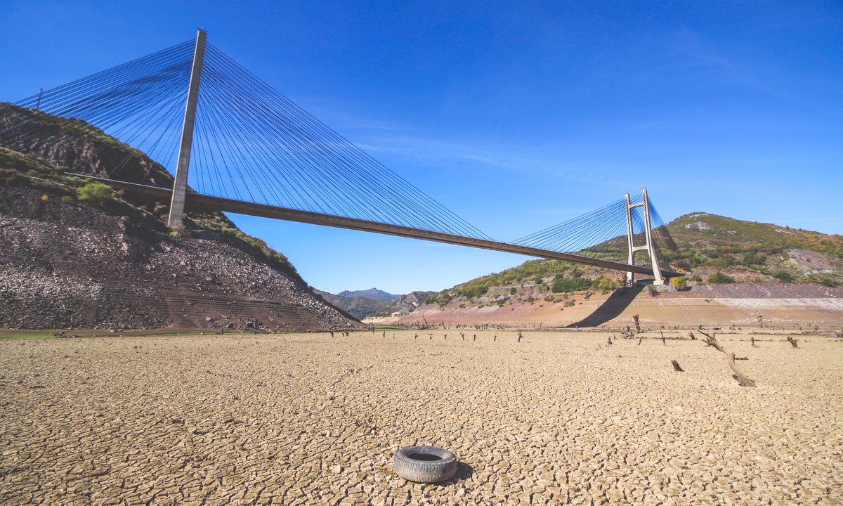 #Drought in Europe is on course to be the worst in 500 years. That’s according to a senior scientist at the European Drought Observatory. So, why is this happening now and what are the consequences? 🧵 Source: Sky News: news.sky.com/story/europes-…