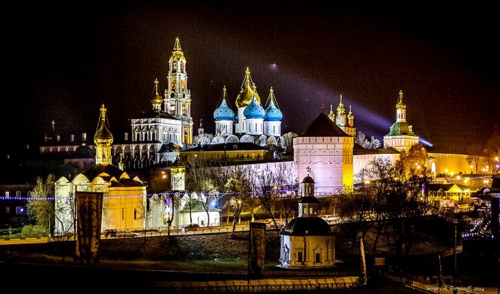 Russia's tweet photo. 📆 #OTD in 1337 the venerated Sergius of #Radonezh founded the legendary Trinity-Sergius Lavra.
In the XIV-XVII centuries the monastery became Russia's largest cultural & political centre.
☝️The architectural ensemble is a @UNESCO World Heritage Site & #MustSee landmark https://t.co/lttXlN6Z8q