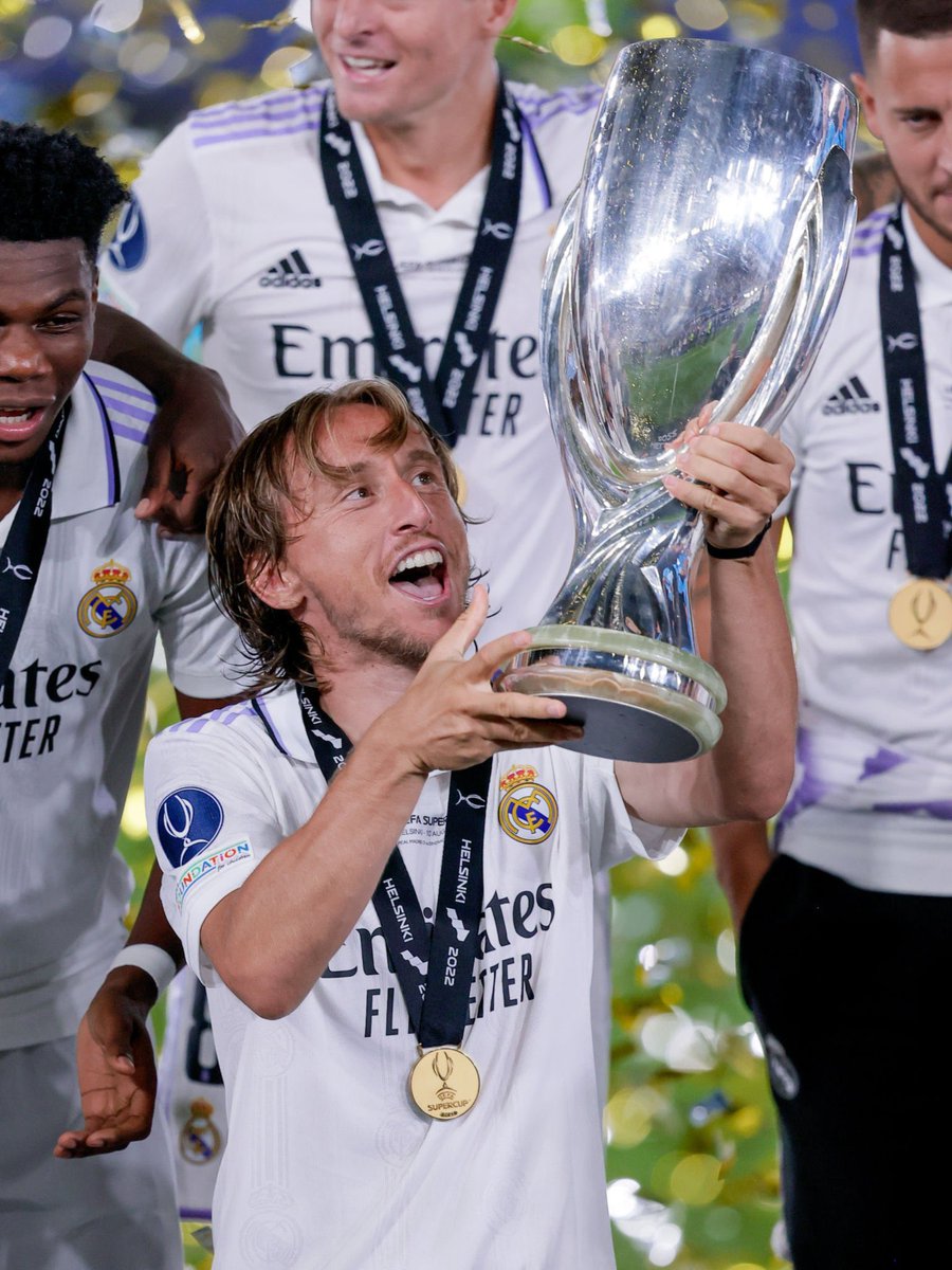 kaw_off's tweet photo. #almost
#to37years
#anothertrophy
#yourmidfielder
#couldn’t https://t.co/8Sfgw5l98J