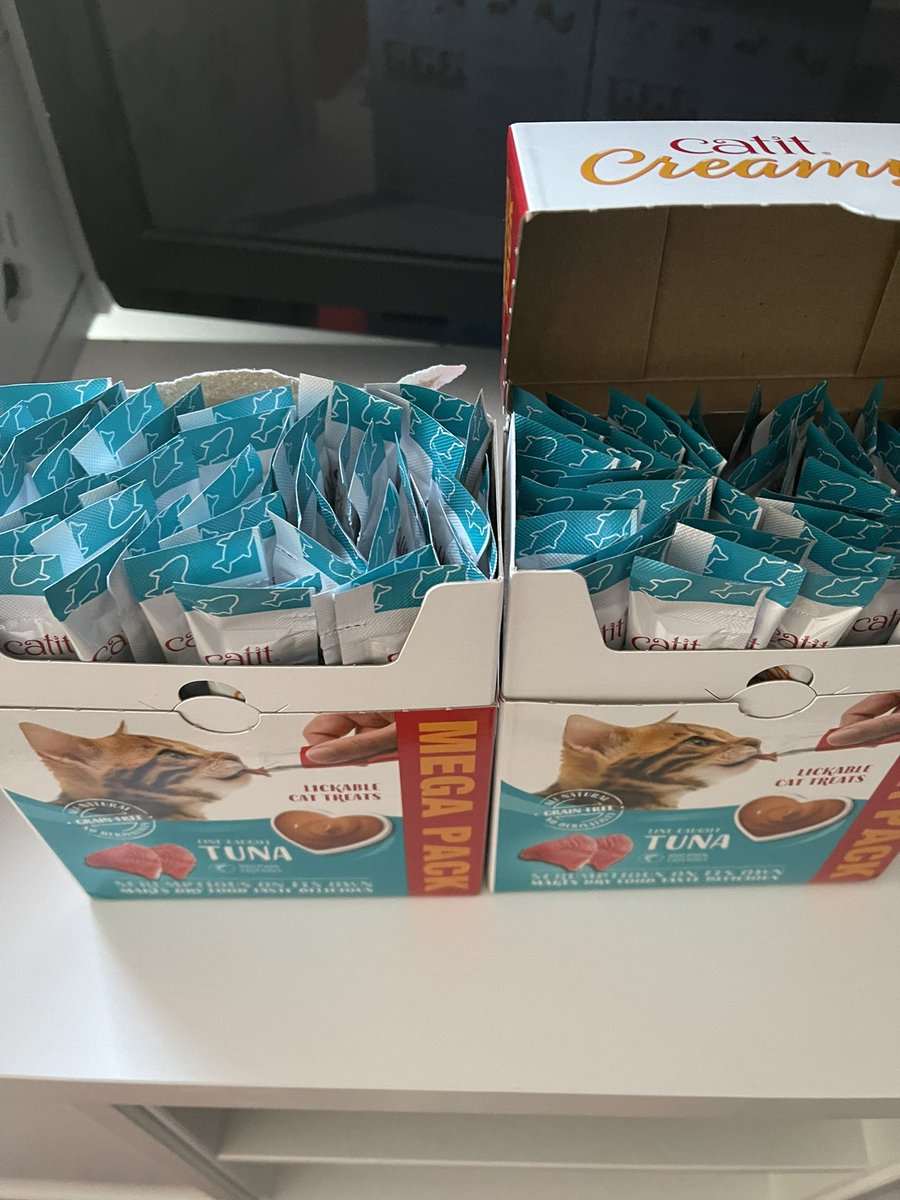 AliAlicat74's tweet photo. @Catit do you know if you have changed your receipe in these, my two cats went through two boxes of these a month for the last 8 months (800 yogurts) and they won’t touch the recent two boxes we have purchased.. help https://t.co/DIeQJwTLXn