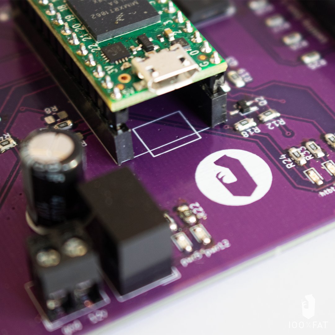 Onze nieuwe creatie; een custom LED controller, speciaal ontwikkeld voor de nog te openen ONSTAGE DJ Experience in Breda. Deze controller gaat onder andere de verlichting afhandelen in een geautomatiseerde fotostudio-omgeving. De komende weken zullen we meer bekend maken!