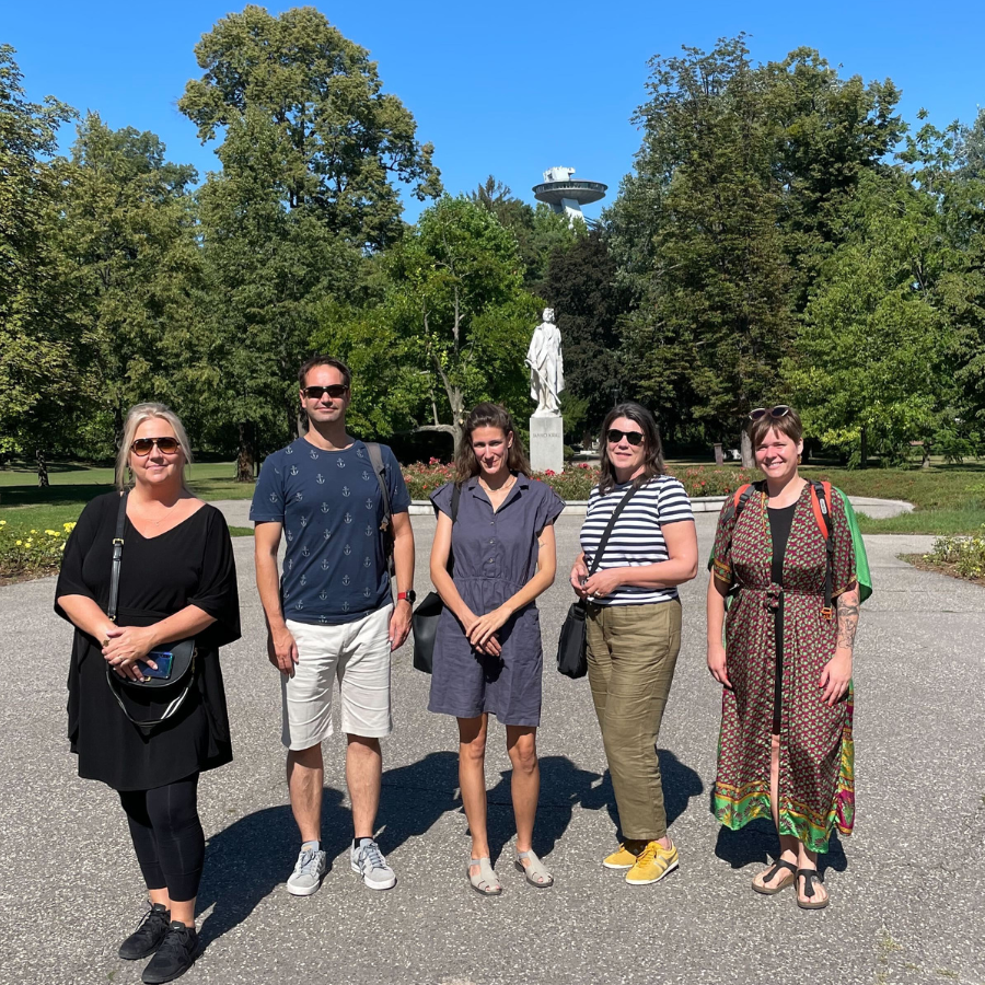 transparencysk's tweet photo. 1/Zástupkyne radnice z Reykjavíku Sigurlaug Anna Jóhannsdóttir a María Níelsdóttir cez víkend diskutovali s občianskymi aktivistami a nádejnými komunálnymi politikmi na 19. ročníku seminára Transparency Verejná kontrola miestnej samosprávy 2022. #acfslovakia https://t.co/YSdBimrABL