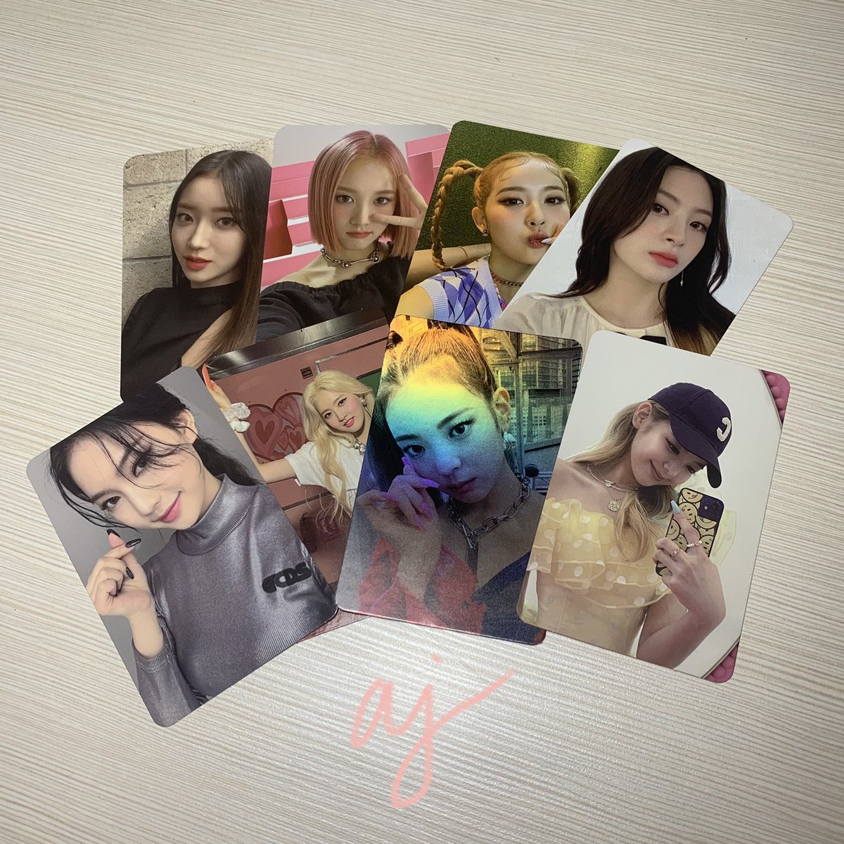 insmniaz's tweet photo. 💒 wts lfb stayc itzy ph 
       
       ✩ assorted gg TINGI
       ✩ prices on pic + ₱10 pf
       ✩ onhand

♱ mint, payo | 3 days rsvn/dop , mop :     
ㅤgcash, mod : direct ggx / sco ggx 

reply “mine”/ dm to claim 🦇 https://t.co/mbJbdOHBtR