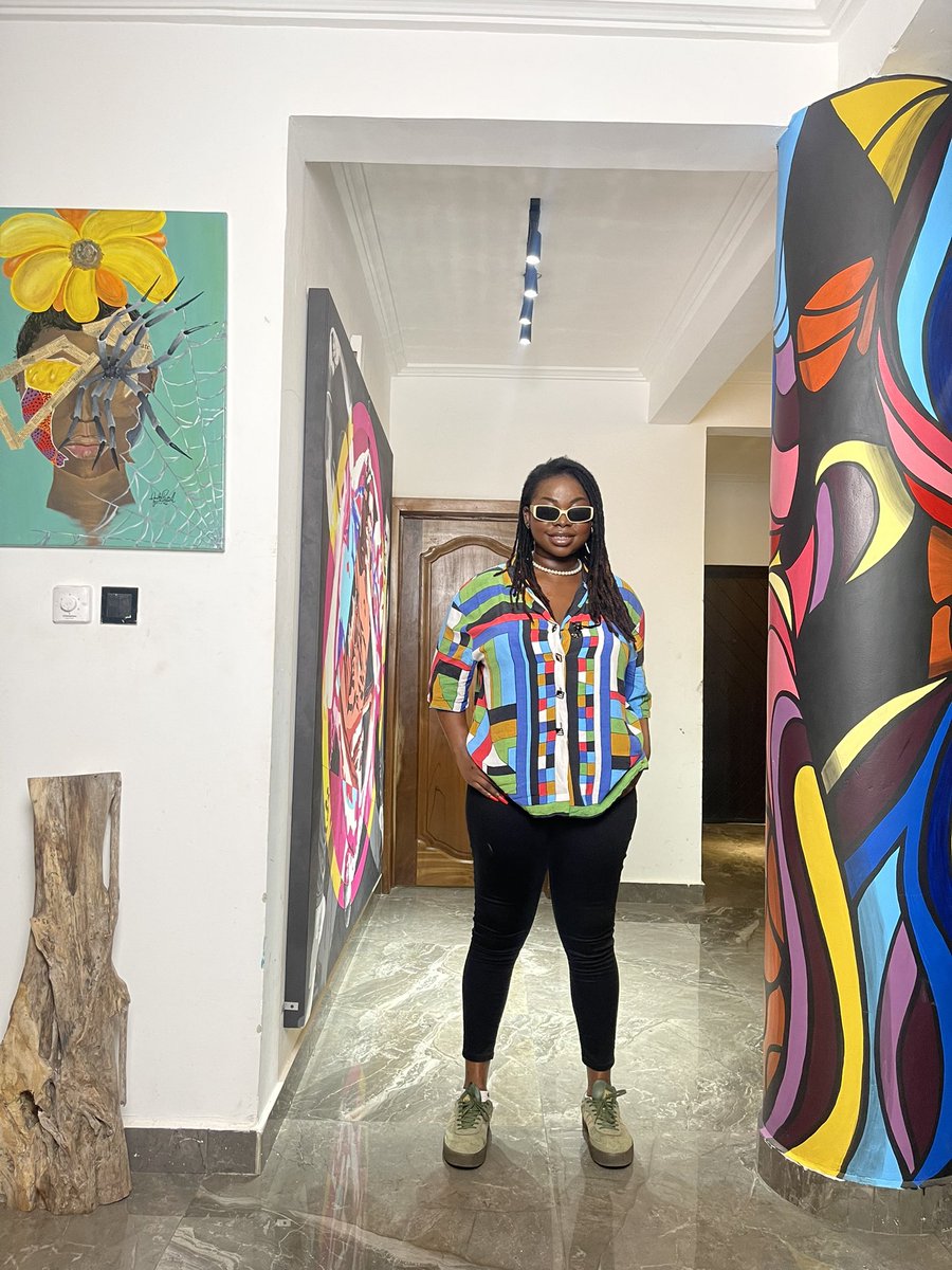 FemalePainter's tweet image. I am a walking color wheel 🤩