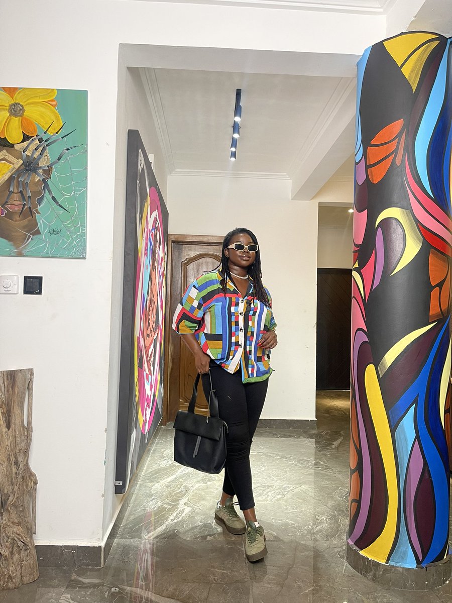 FemalePainter's tweet image. I am a walking color wheel 🤩
