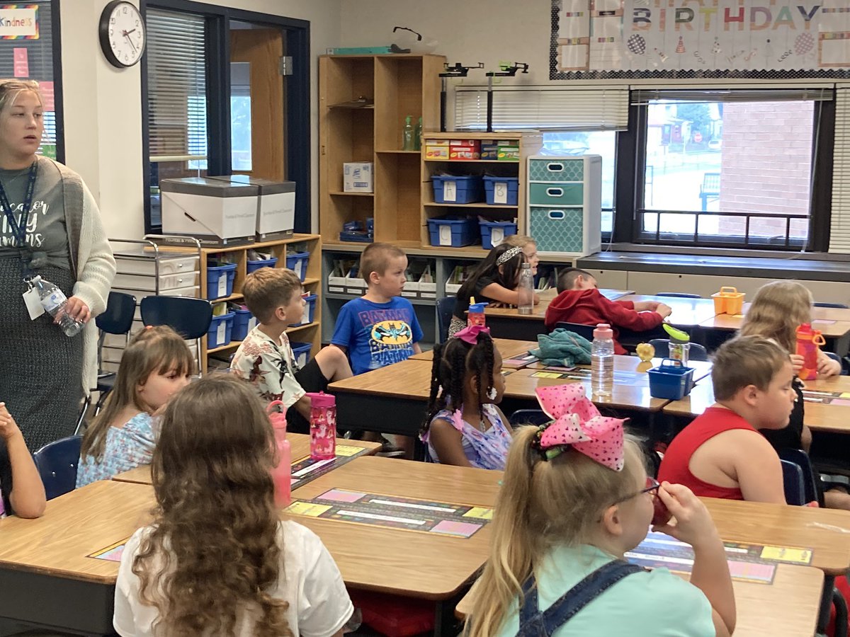 MrsJordan19's tweet photo. @StarrCoyotes      Getting started on the right foot!  Starr Coyotes jumped right into learning about each other and how to be the best Coyote they can be!  It was a good day to be a Coyote! https://t.co/6P7hiF2ze8
