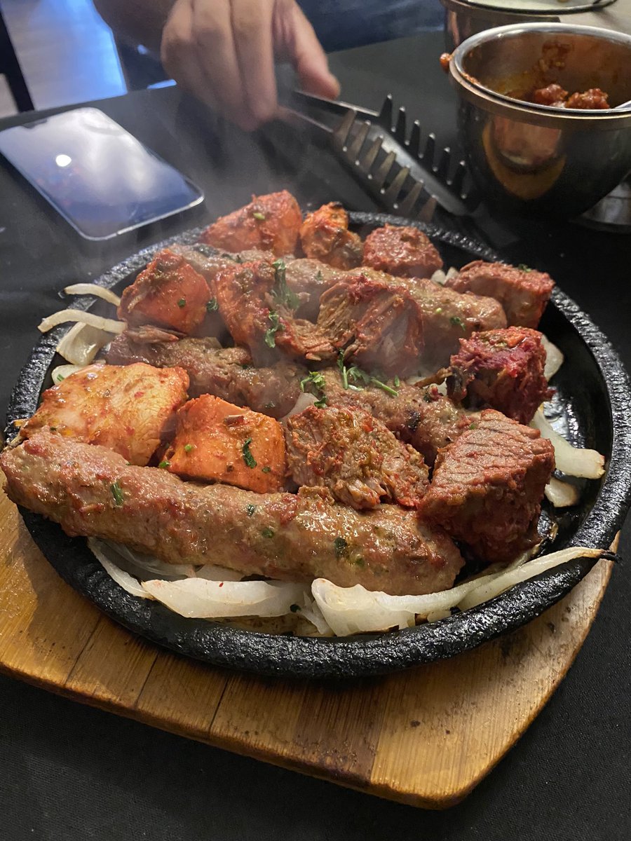 On the hottest day EVER, Whittlesey Curry Club made the sweltering journey to Lahore down Lincoln Road for their latest adventure. A thread 🧵: